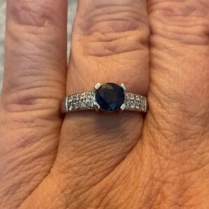 14kt White Gold real diamonds & blue sapphire Ring 6 EUC